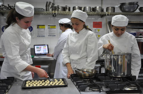 Gilroy Catholic College - School Education 4