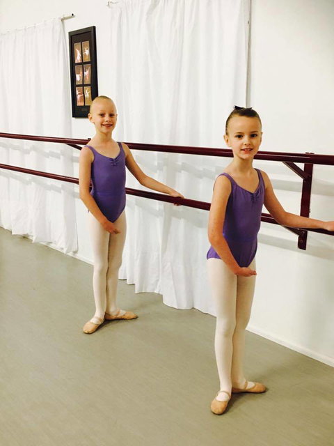 La Vive Studios - School Find 1