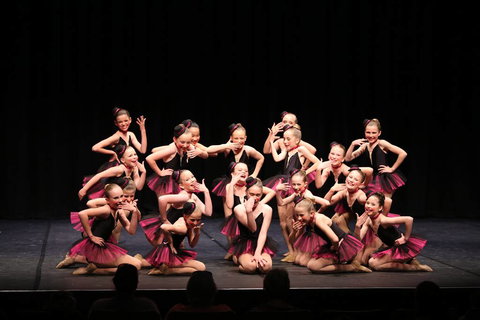 La Vive Studios - School Find 4