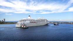 Cruise ship battles rough Pacific seas to save injured, stranded sailor Australia Private Schools