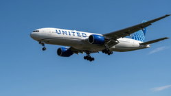 United flight from Chicago makes emergency landing after passenger's 'multiple attempts' to breach cockpit Australia Private Schools